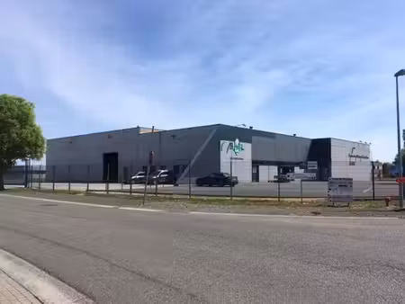 immeuble industriel à louer à thuin
