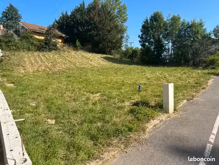 terrain 710m² saint geoire en valdaine