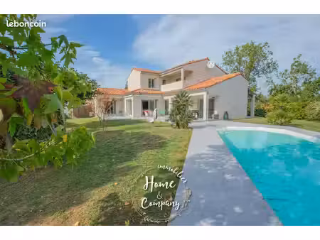 maison 8 pièces 262 m²