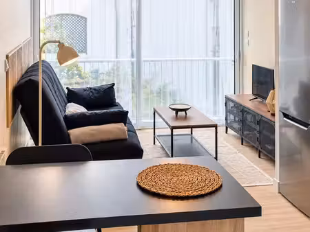 studio meublé élégant & entièrement équipé – centre de cholet
