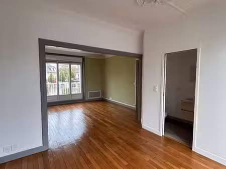 t1 40m2 non meublé avec terrasse en centre ville [isigny sur mer]