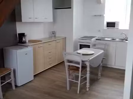 chateaugiron centre t2 duplex meublé