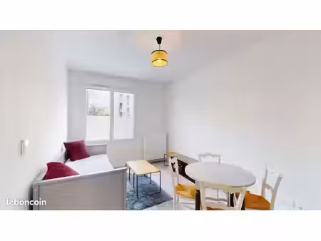 studio 1 pièce 28 m²