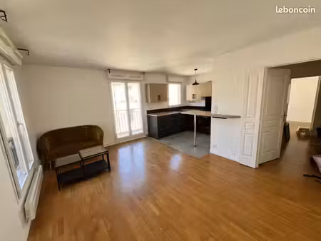à louer – bel appartement 2 pièces avec balcon  parking et cave – centre-ville nogent-sur-