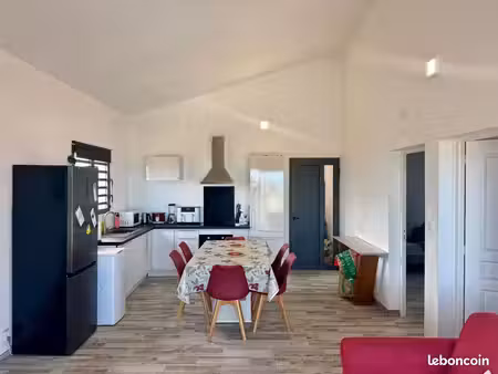 t2 meuble de standing a la sortie de la saline les bains