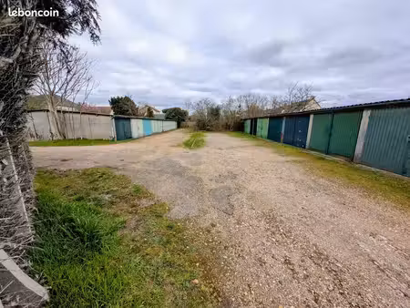 boxe / garage large à louer
