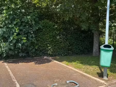 place de parking à louer