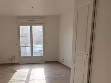 maison rénovée – 2 chambres – centre ressons-sur-matz