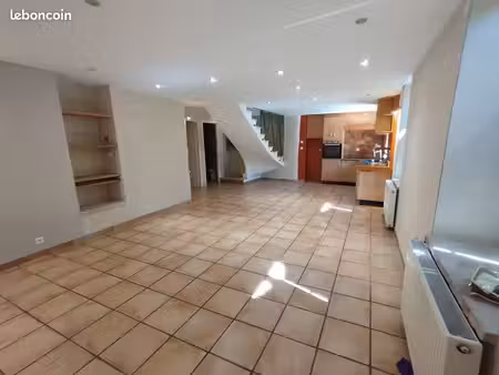 maison - 3 pièces - 81 m²