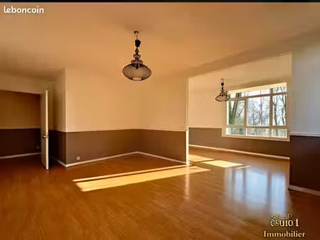 appartement 4 pièces en rez de chaussée avec cave