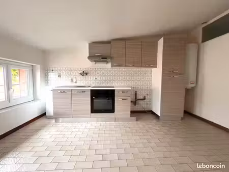solaize- appartement 80m2  t4 avec double parking couvert