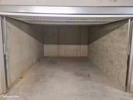 parking - garage box sécurisé pmr grande taille