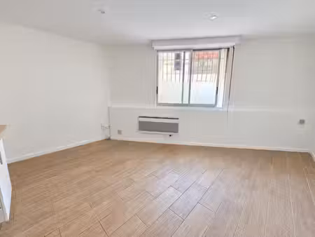 t2 vendu avec locataire en place