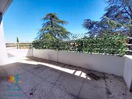 pessac t3 lumineux dernier étage  terrasse ensoleillée   proche commerces et tram