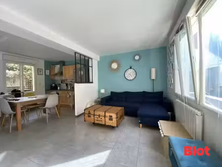 à vendre chez blot immobilier – janzé - hyper centre - maison 4 pieces – cour