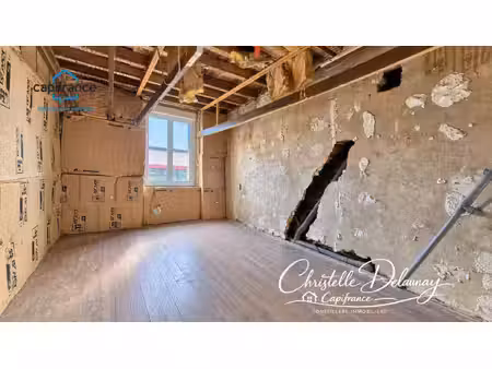 maison de bourg lumineuse de 84 m² – beau potentiel en plein centre de villaines-la-juhel