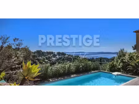 villa avec piscine hyeres (83)