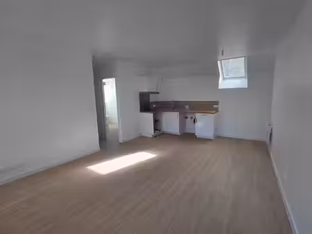 appartement t2 avec entrée privative- mouy