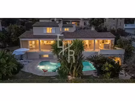 maison avec piscine en bord de mer mougins (06)