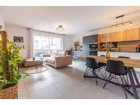 agence immobiliere laforet - 'hamamelis' - exclusivite - annecy / seynod - appartement t3 