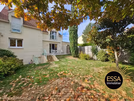 maison familiale de 145 m² habitable  251m2 au sol avec jardin 