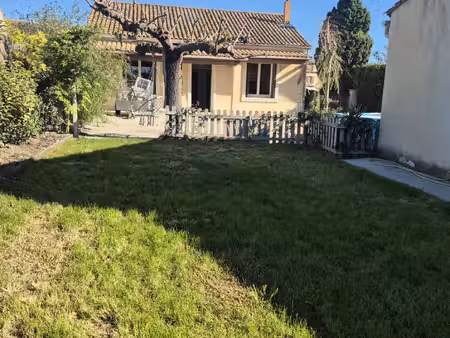 rognonas - maison de plain-pied avec jardin et garage