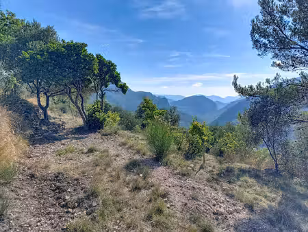pierrefeu terrain de 1 562 m2 exposé sud avec permis de co