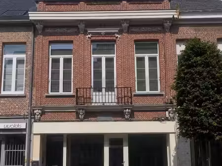 app. dans maison de caractère