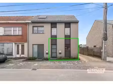 spacieux appartement au rez-de-chaussée avec 2 chambres et …