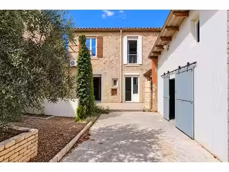 caunes minervois ? maison de ville rénovée  4 chambres et cour de 110 m²