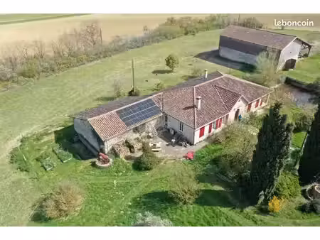 maison 6 pièces 234 m²