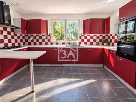 propriété 6 pièces 177 m²