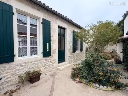 maison à louer location à l’année centre la flotte en ré île de ré