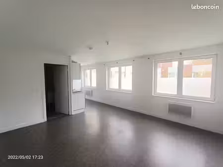 studio 1 pièce 32 m²