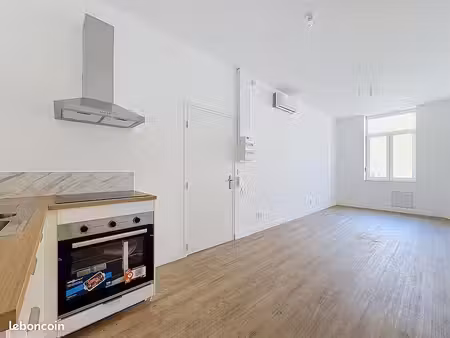 appartement t2 de 42 m² entièrement rénové avec extérieur privatif de 25 m²