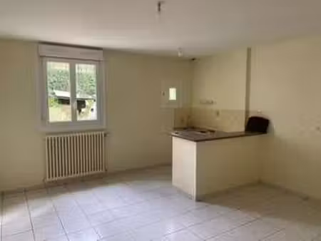 location appartement 2 pièces à rostrenen (22110) : à louer 2 pièces / 48m² rostrenen