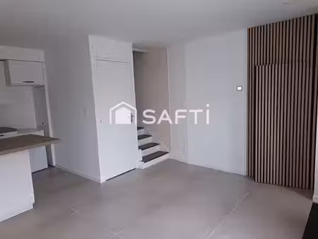 maison de ville en pierre rénovée au centre bourg