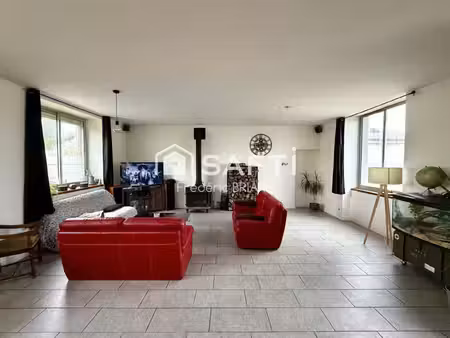 le-champ-saint-père. maison 110m2. garage  préau.