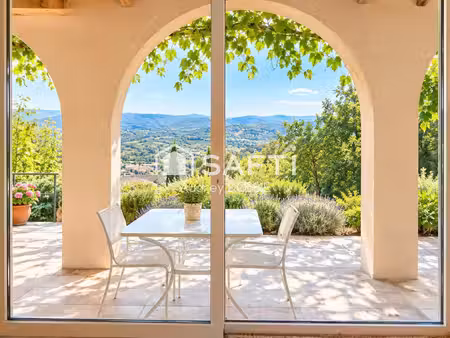 07140 : villa avec piscine et vue panoramique sur une terrain de 5825m²