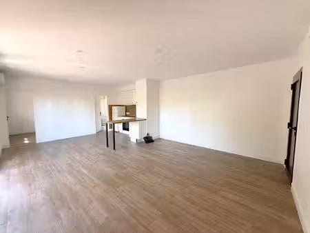 appartement parentis en born 2 pièce(s) 46.5 m2  balcon  clim  parking