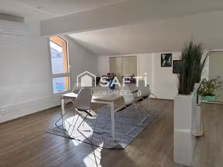 bureau à louer de 158m²