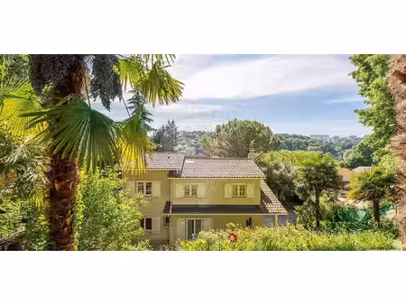 maison avec jardin et terrasse collonges-au-mont-d’or (69)