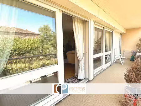 emplacement recherché pour cet appartement avec terrasse  pa