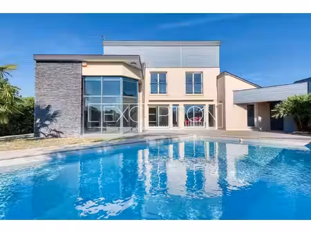 maison de luxe à vendre à andard