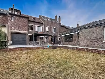 vente immeuble 12 pièces 279 m2 à saint-quentin