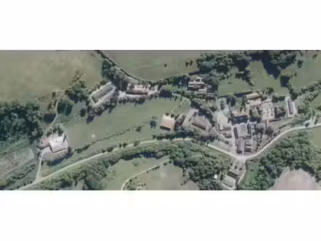 70000-haute-saône domaine avec château et ses annexes. terrain 7 hectares