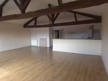 à louer spacieux appartement t4 de 163 m2 à auch basse vil