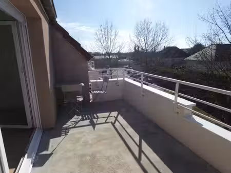 t2 residence les vignes d'or avec balcon et places de statio
