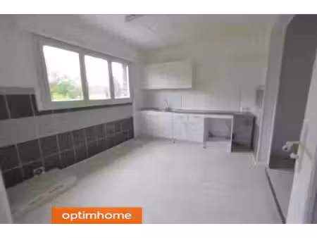 appartement t4 avec 3 chambres  parking intérieur. idéal investisseur