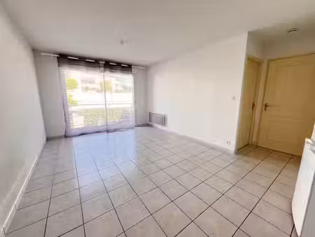 location appartement 2 pièces 31.9 m² à onet-le-château (12000)  410 €
